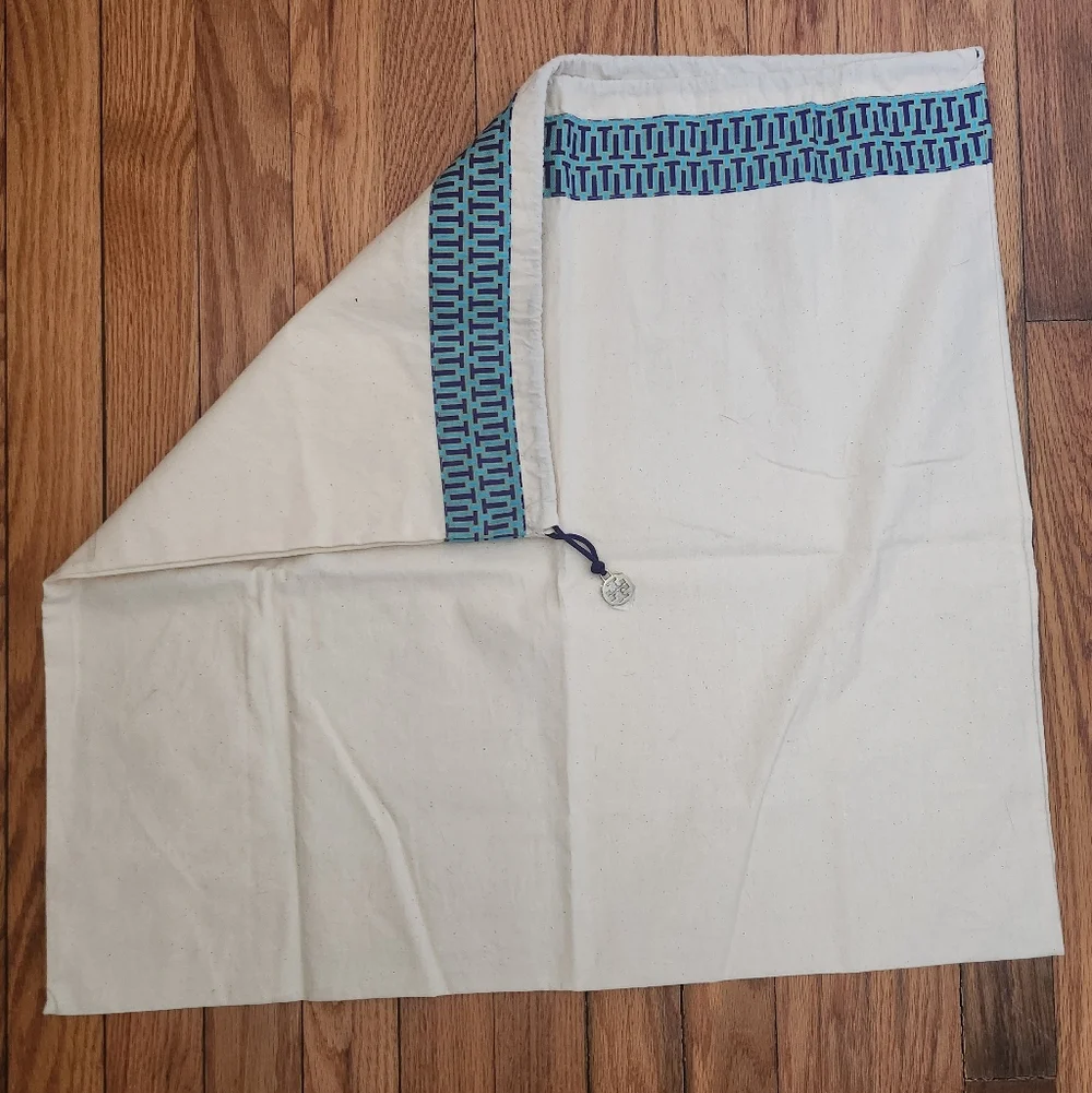 Tory Burch.Dust Cover Bag 23